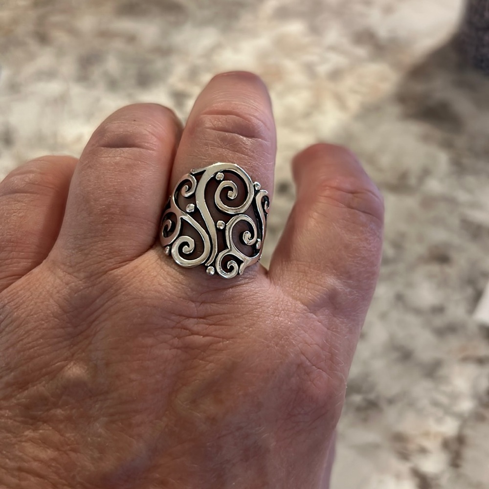 James Avery sz 9 Open Sorento ring 925